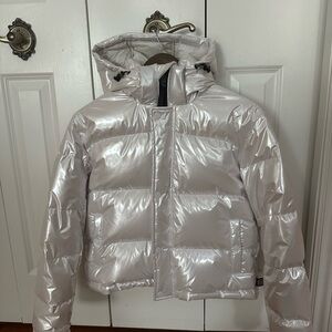 Aritzia Superpuff Shorty White Pearl Lacquer